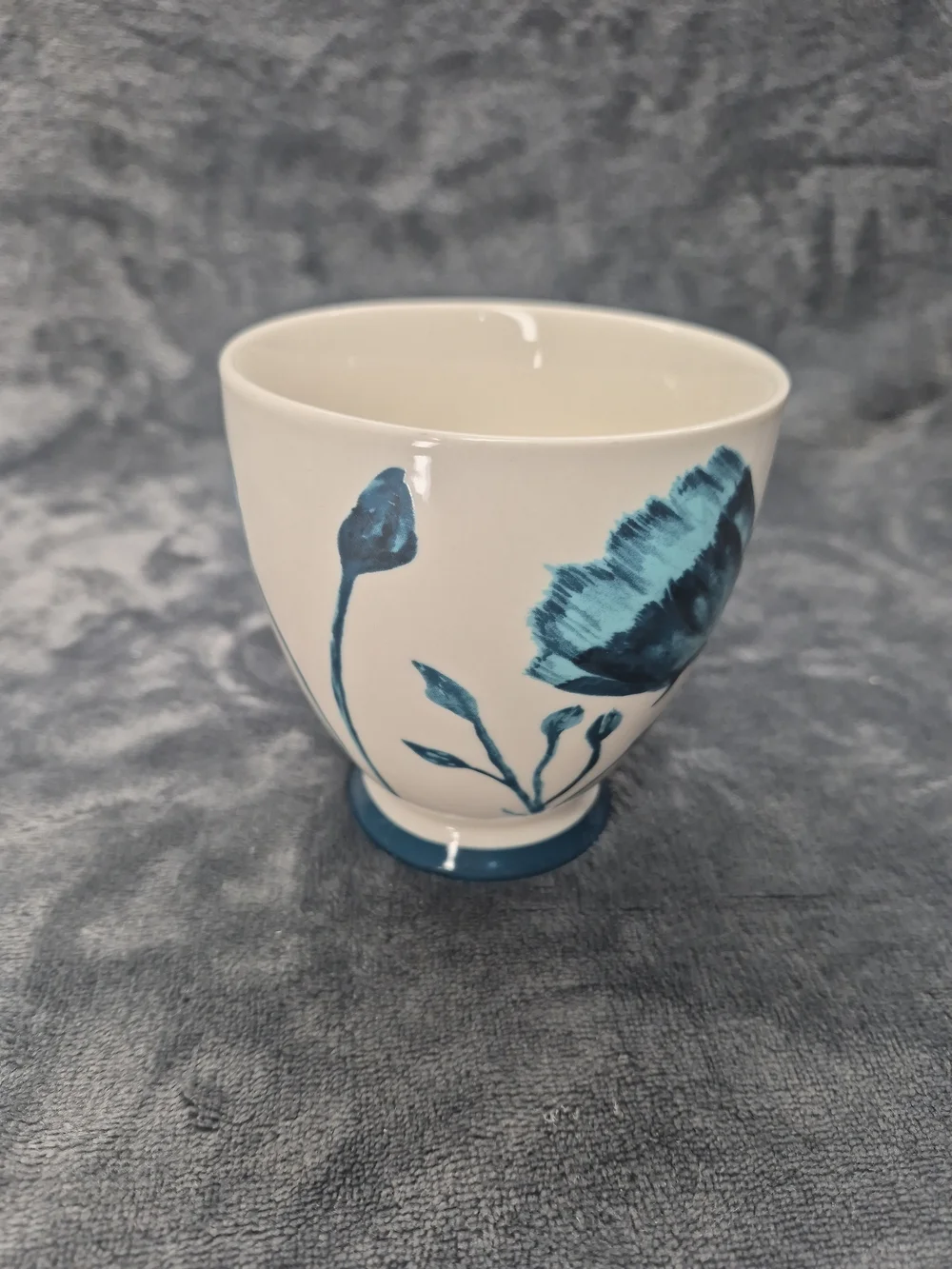 English Mug Company Navy  Blue Floral Mug Cup Coffee Tea 12 oz EUC
